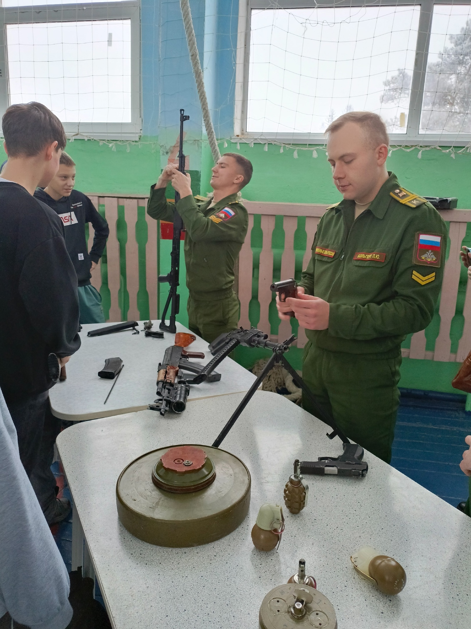 Омский бронетанковый инженерный институт в гостях в нашей школе.